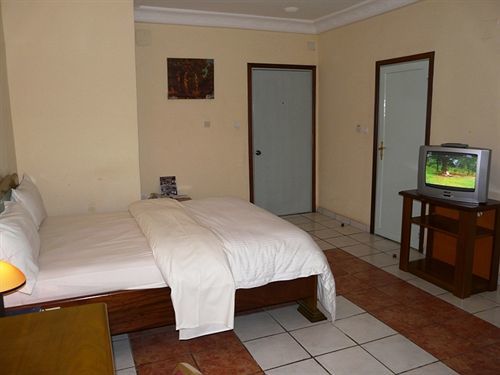 Azam Hotel Bamenda Eksteriør billede