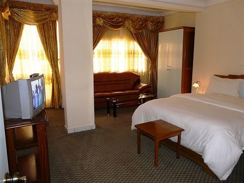 Azam Hotel Bamenda Eksteriør billede